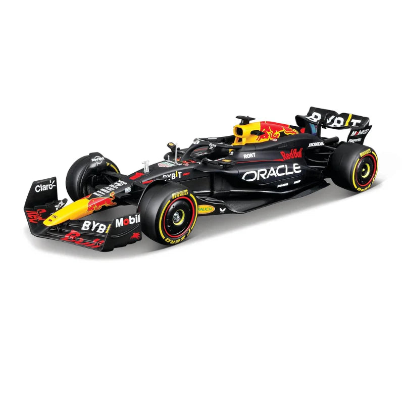 Bburago 1:24 Red Bull with Max Verstappen Driver Figure
