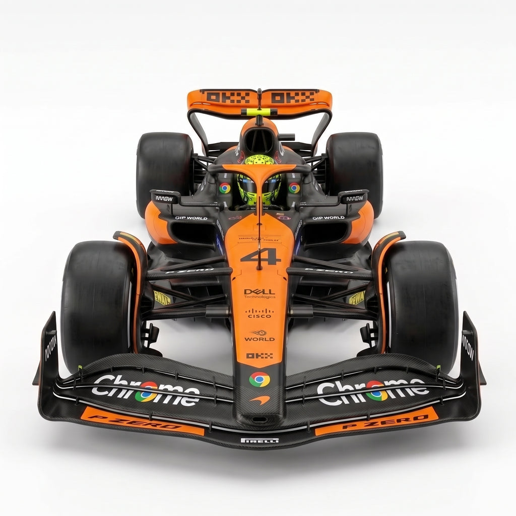 Bburago 1/24 Scale McLaren MCL38 Lando Norris #4 Diecast F1 Model with Helmet