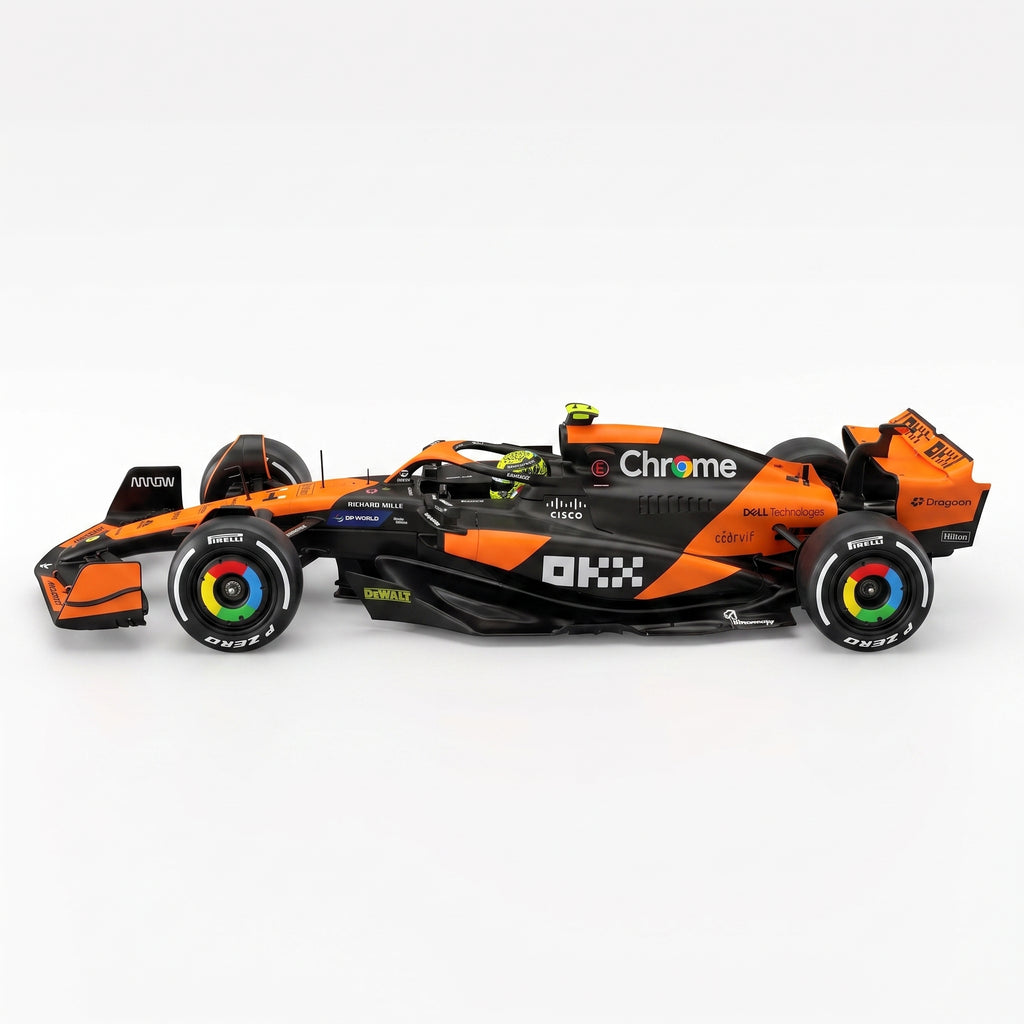 Bburago 1/24 Scale McLaren MCL38 Lando Norris #4 Diecast F1 Model with Helmet