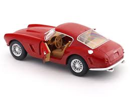 Bburago 1/24 Ferrari 250 GT Berlinetta Passo Corto Red